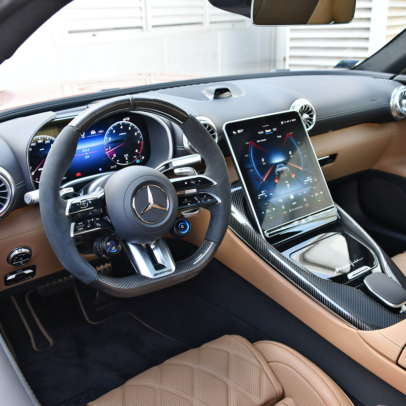 08 Enterijer Mercedes 3 1